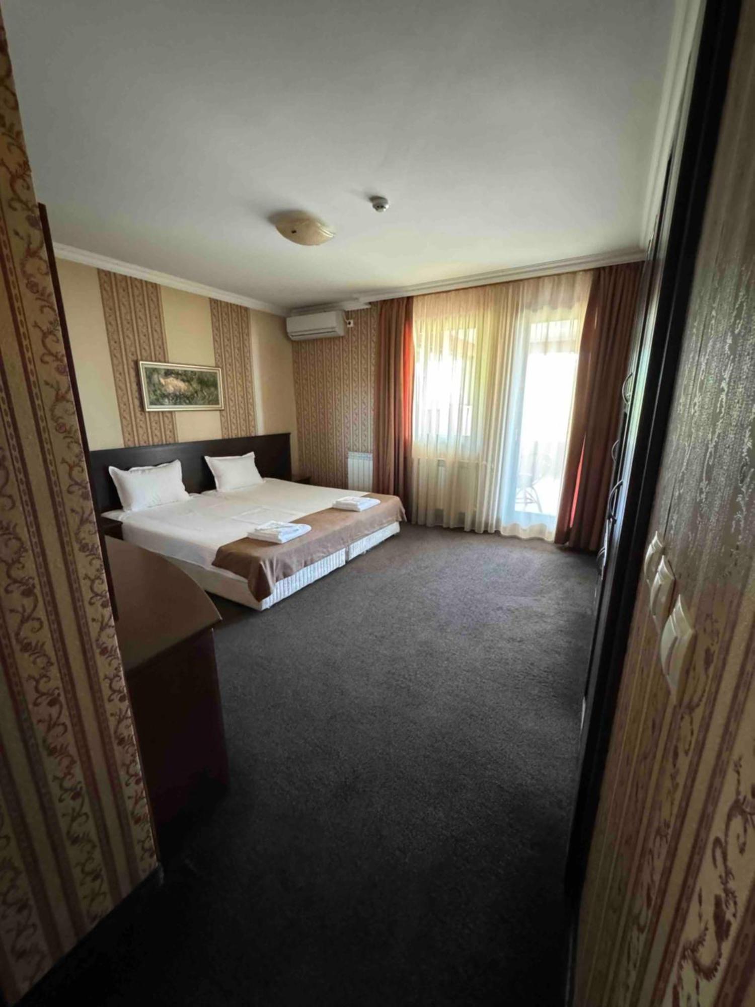 Hotel-Restaurant Almond Карлово Екстер'єр фото