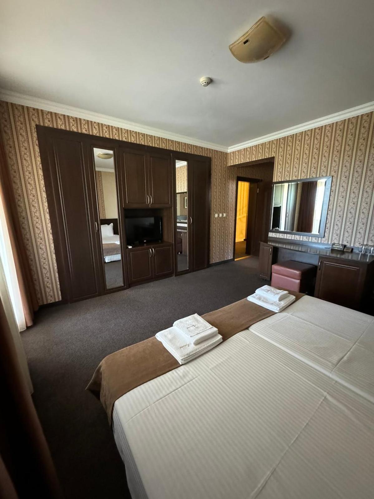 Hotel-Restaurant Almond Карлово Екстер'єр фото