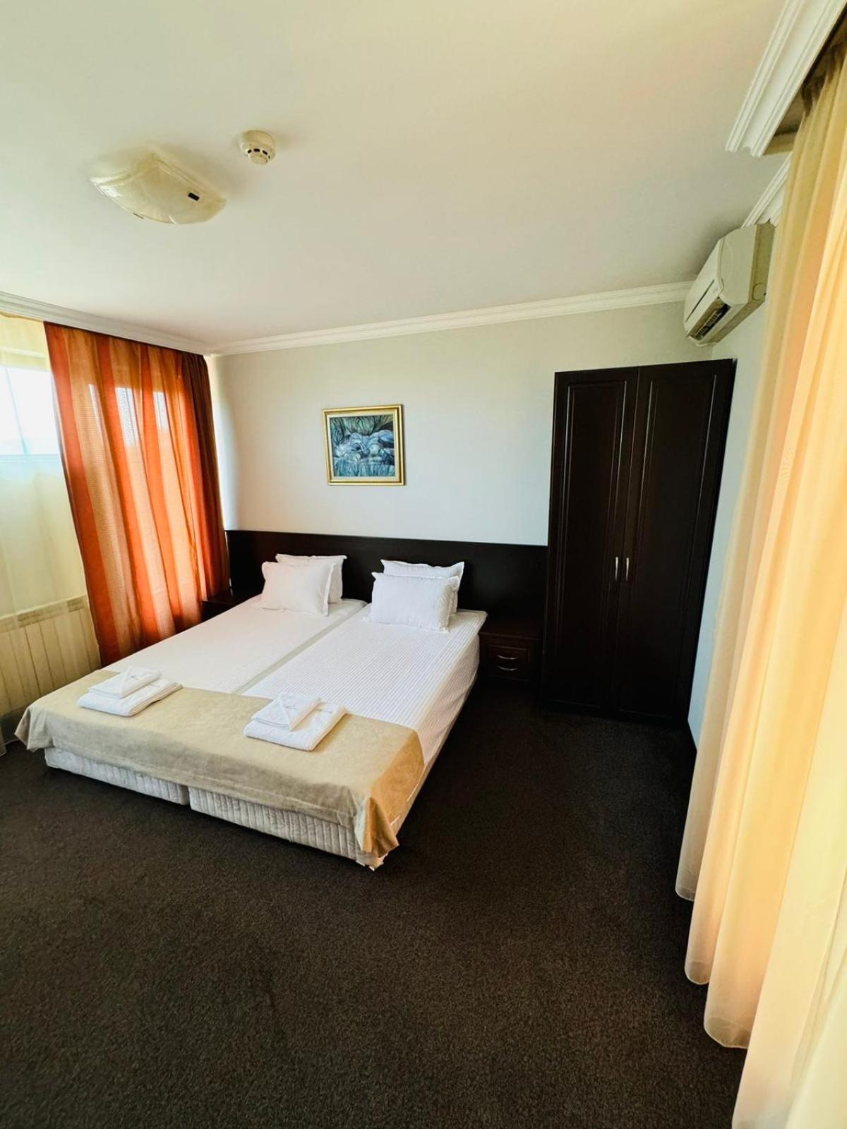 Hotel-Restaurant Almond Карлово Екстер'єр фото