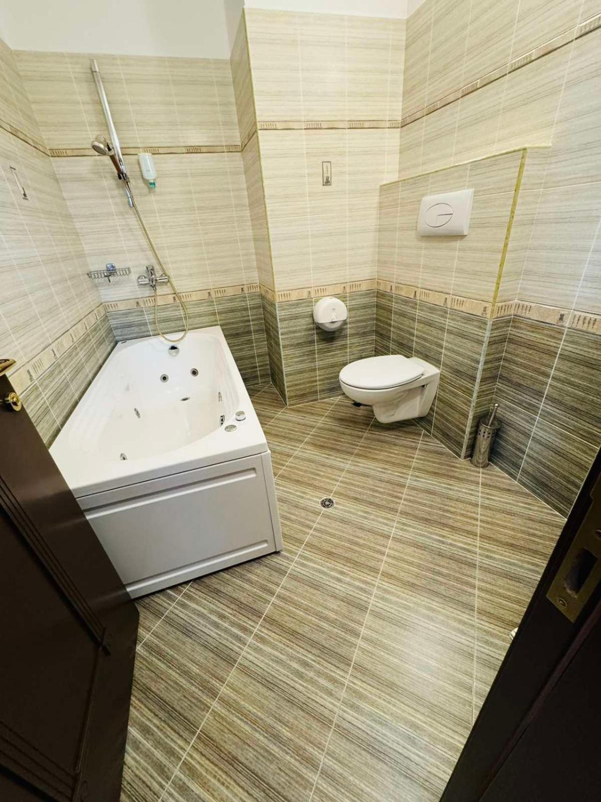 Hotel-Restaurant Almond Карлово Екстер'єр фото
