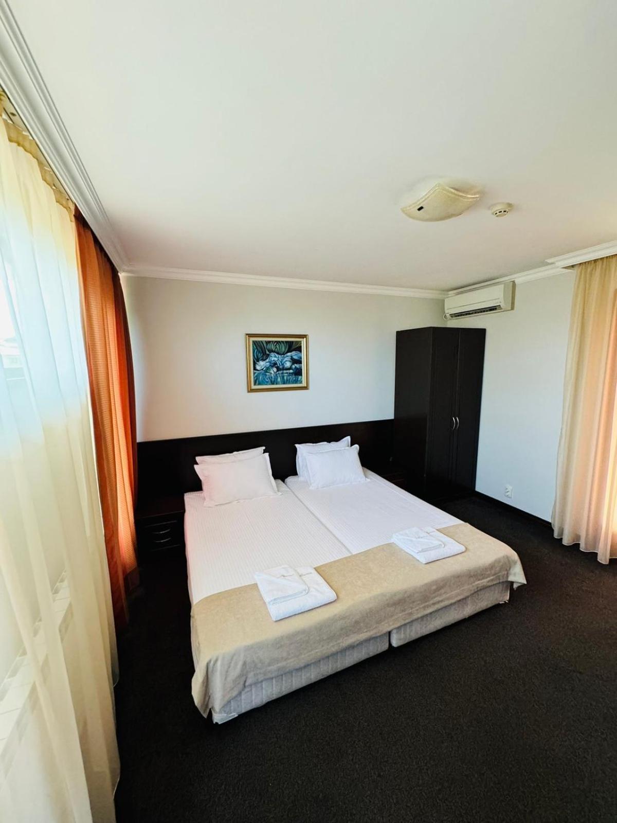 Hotel-Restaurant Almond Карлово Екстер'єр фото