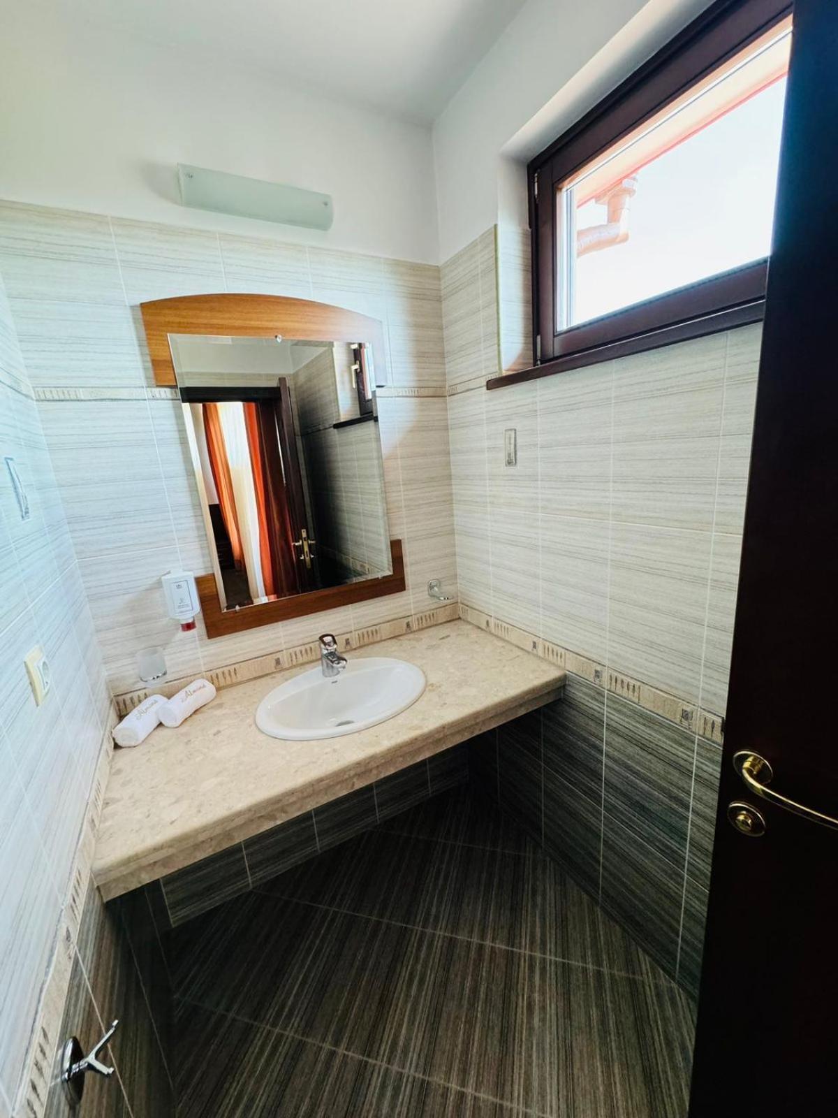 Hotel-Restaurant Almond Карлово Екстер'єр фото