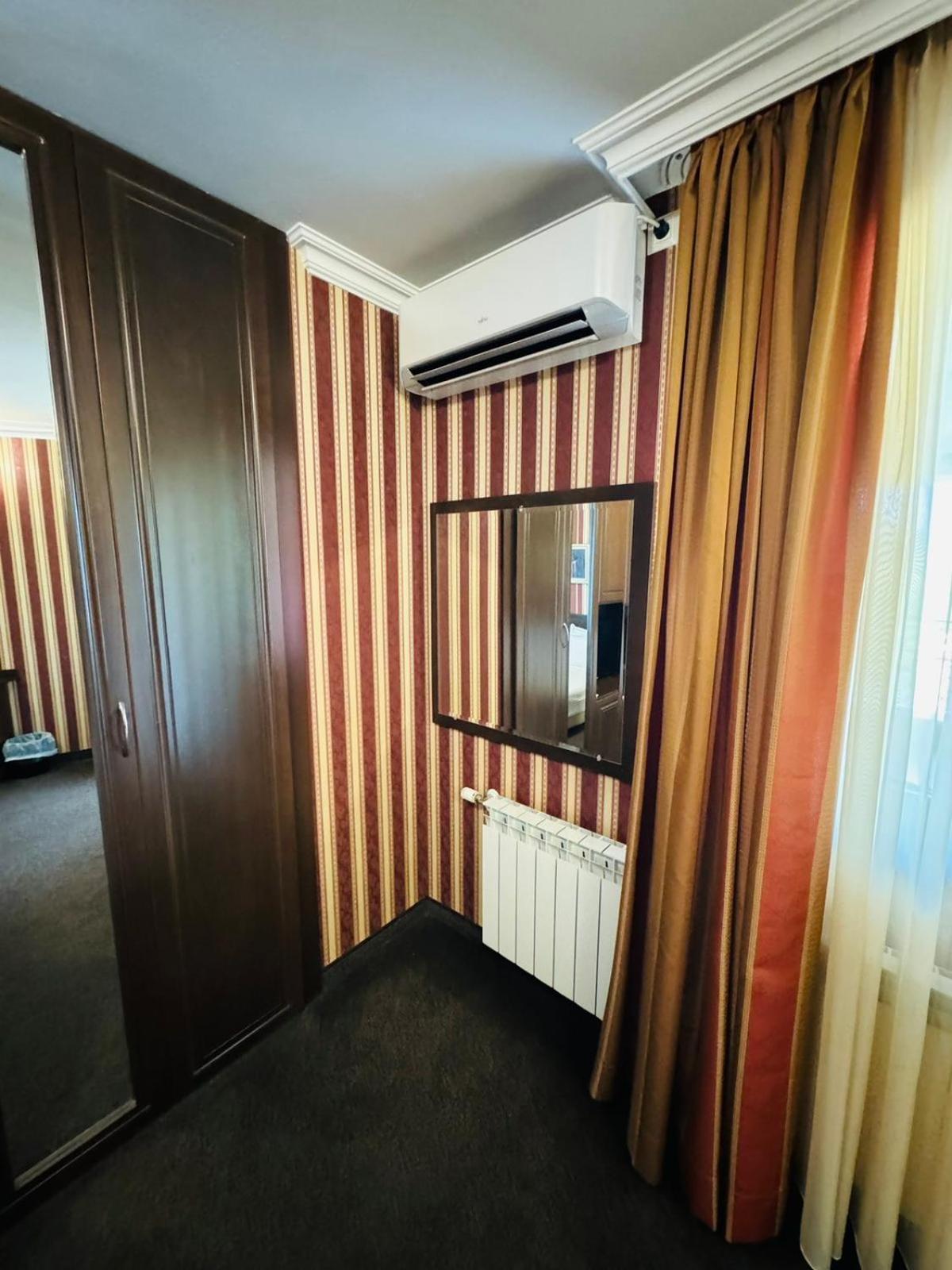 Hotel-Restaurant Almond Карлово Екстер'єр фото