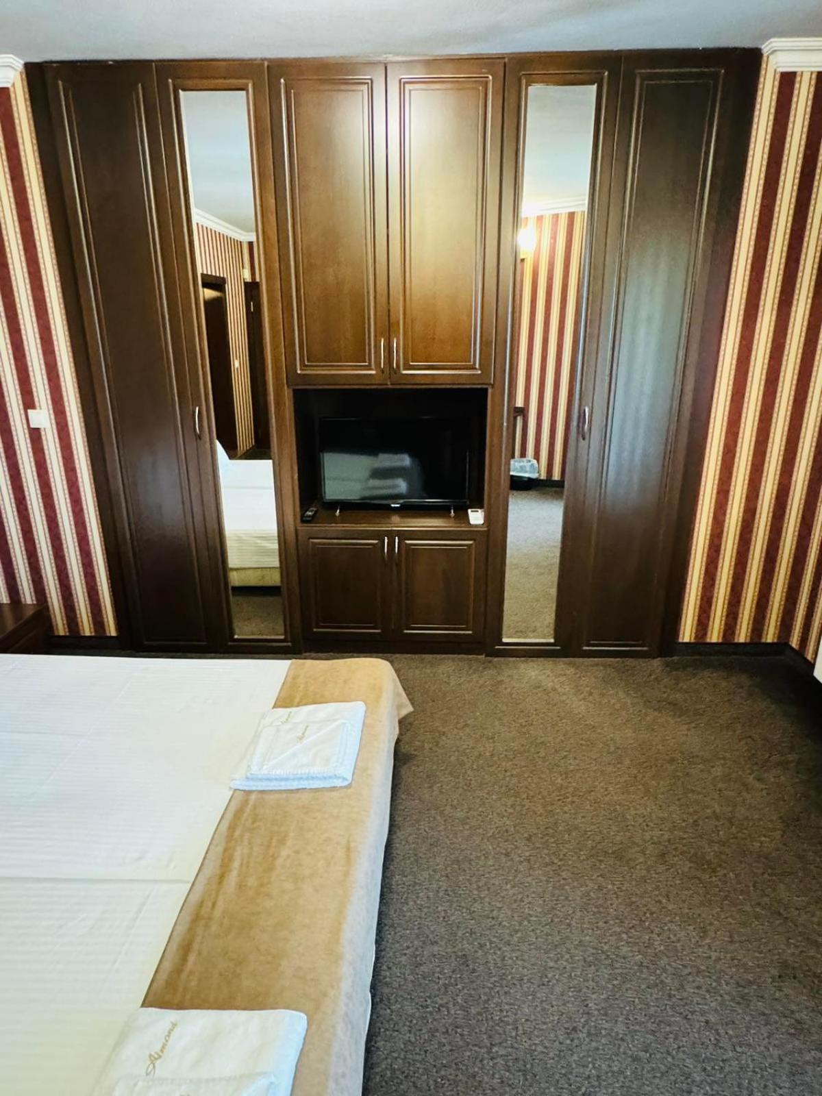 Hotel-Restaurant Almond Карлово Екстер'єр фото
