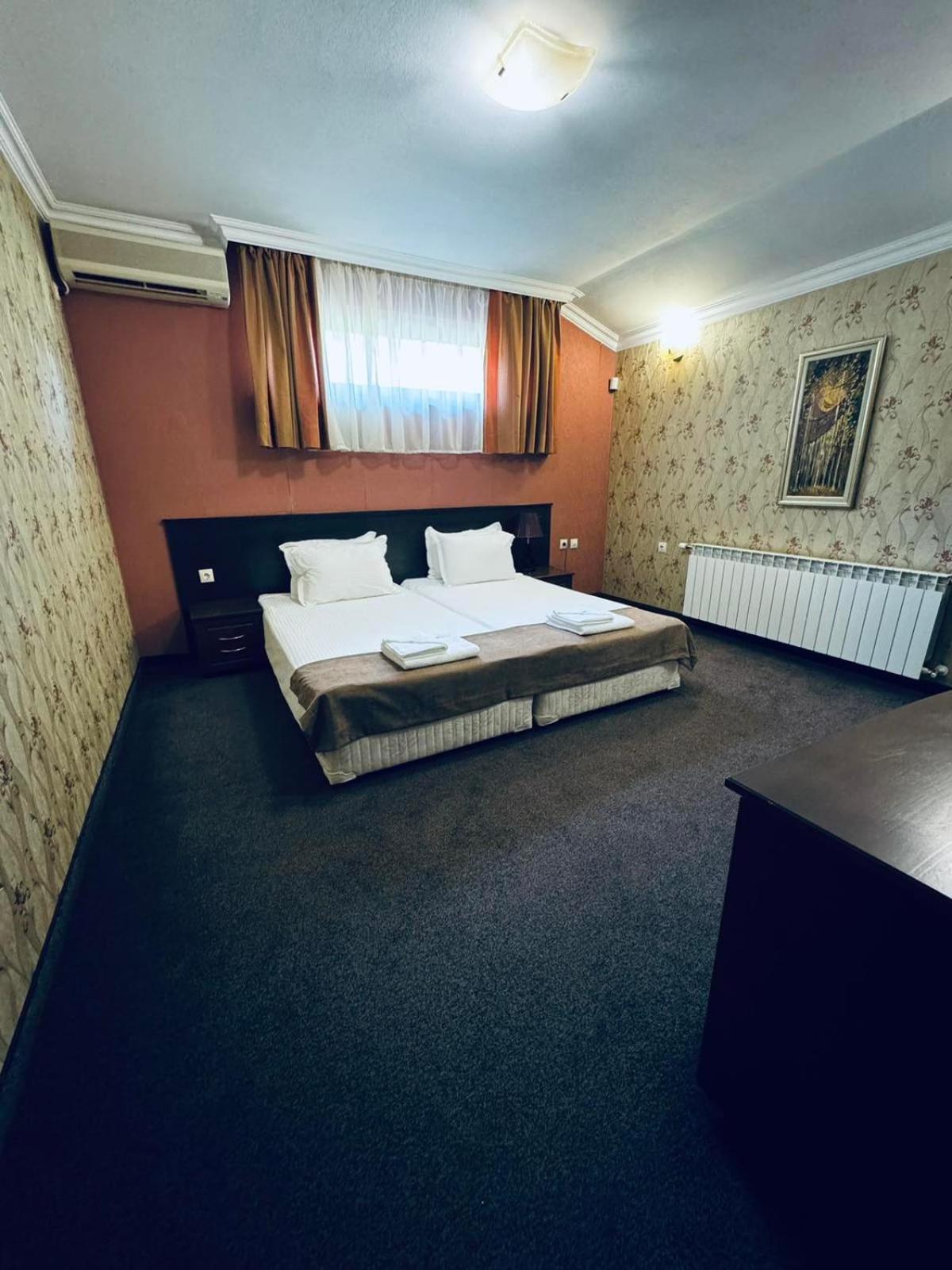 Hotel-Restaurant Almond Карлово Екстер'єр фото