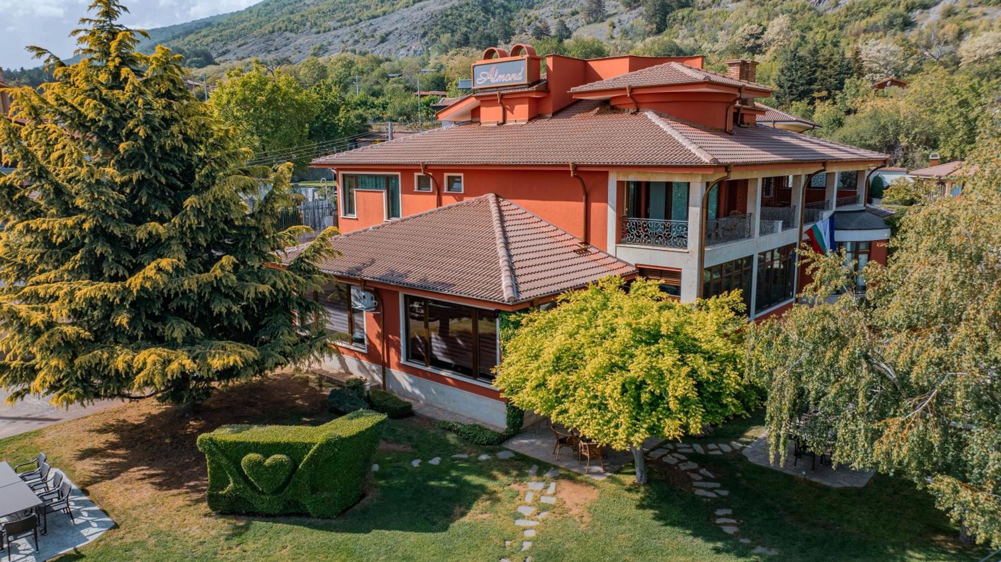 Hotel-Restaurant Almond Карлово Екстер'єр фото