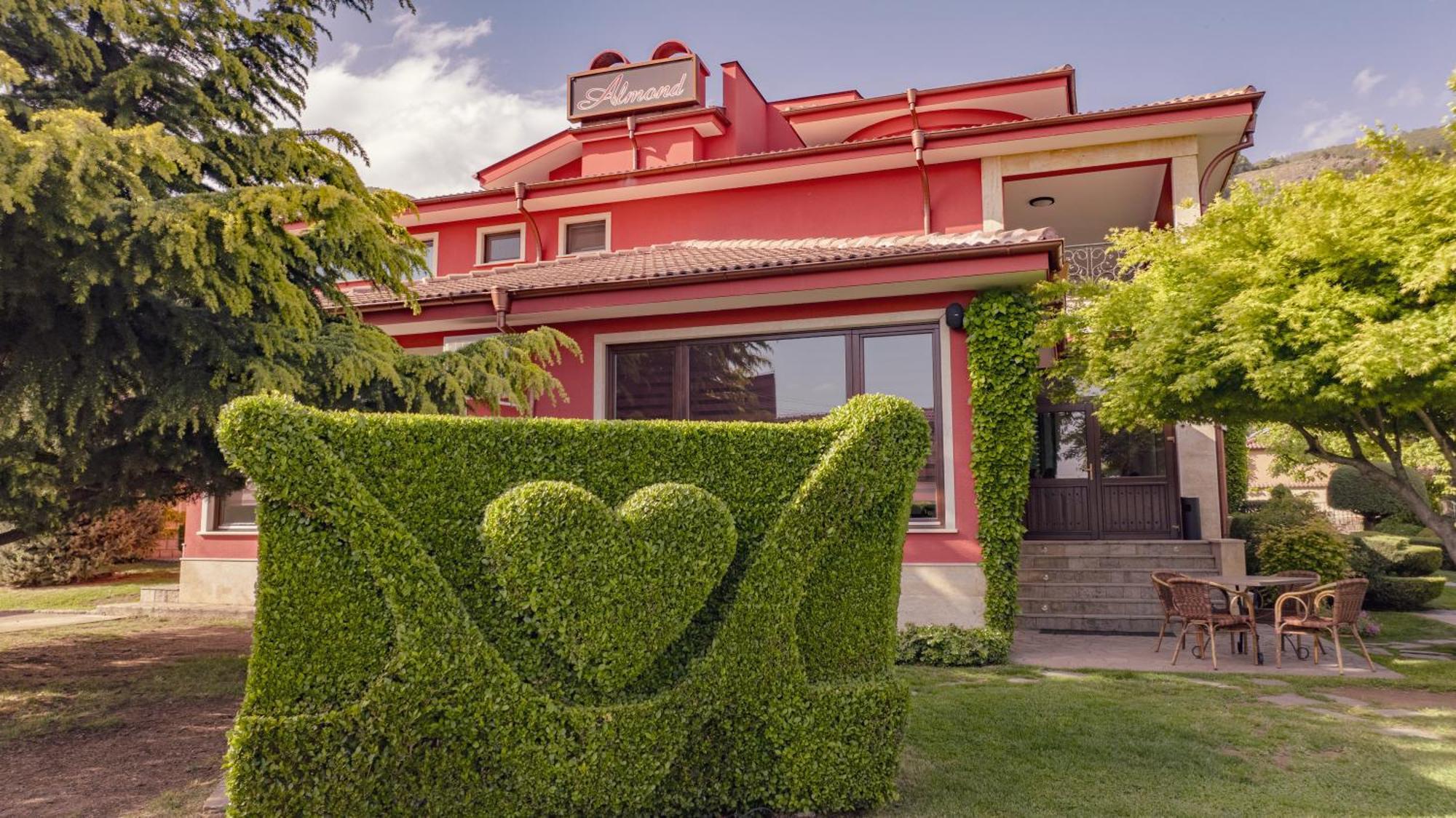 Hotel-Restaurant Almond Карлово Екстер'єр фото
