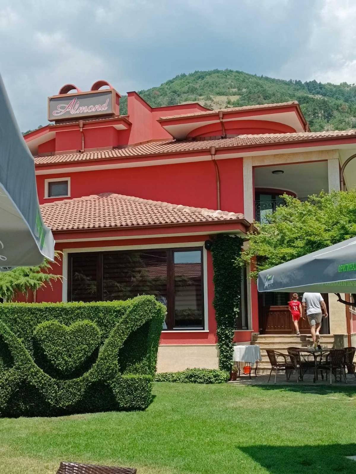 Hotel-Restaurant Almond Карлово Екстер'єр фото