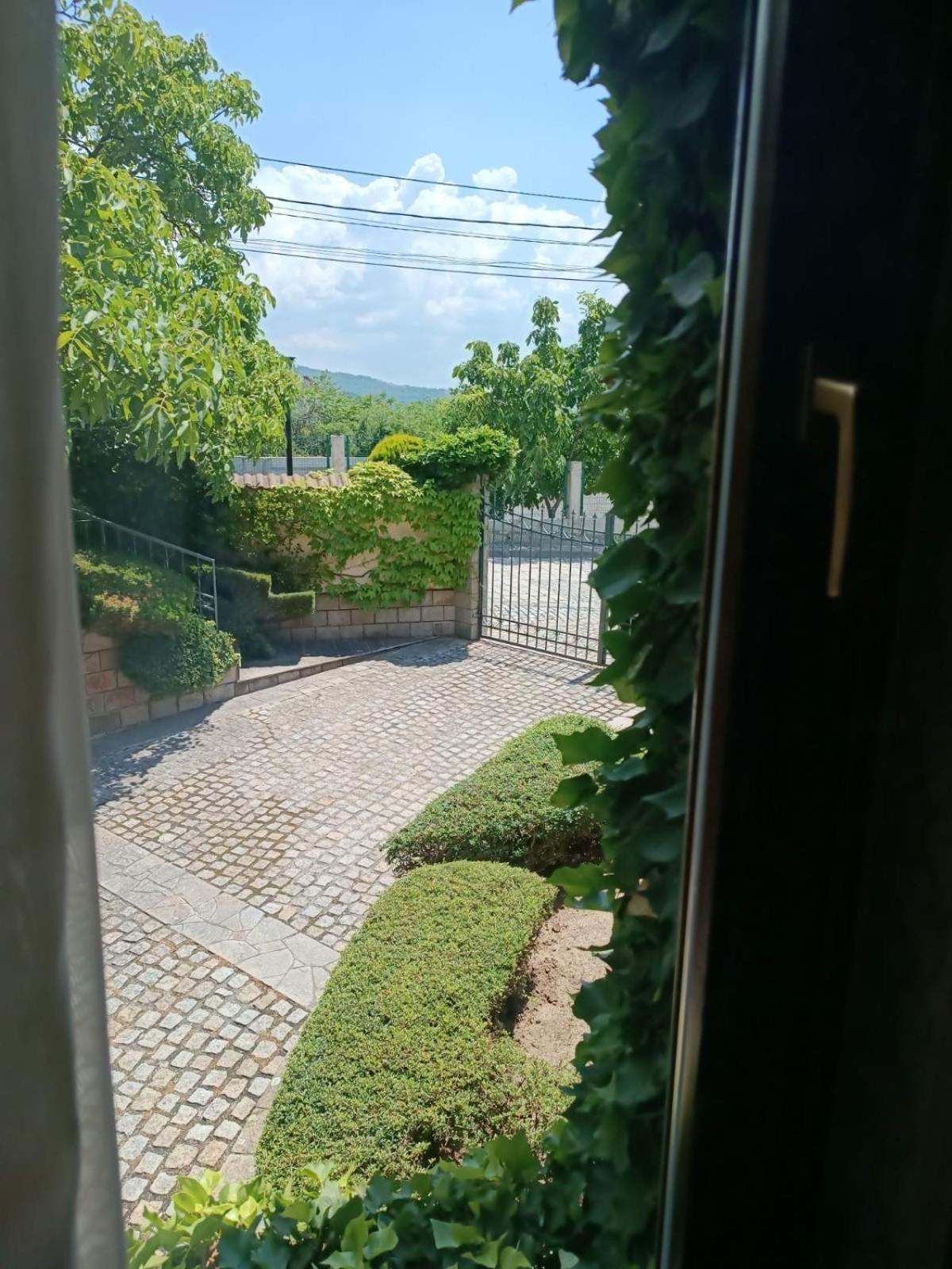 Hotel-Restaurant Almond Карлово Екстер'єр фото