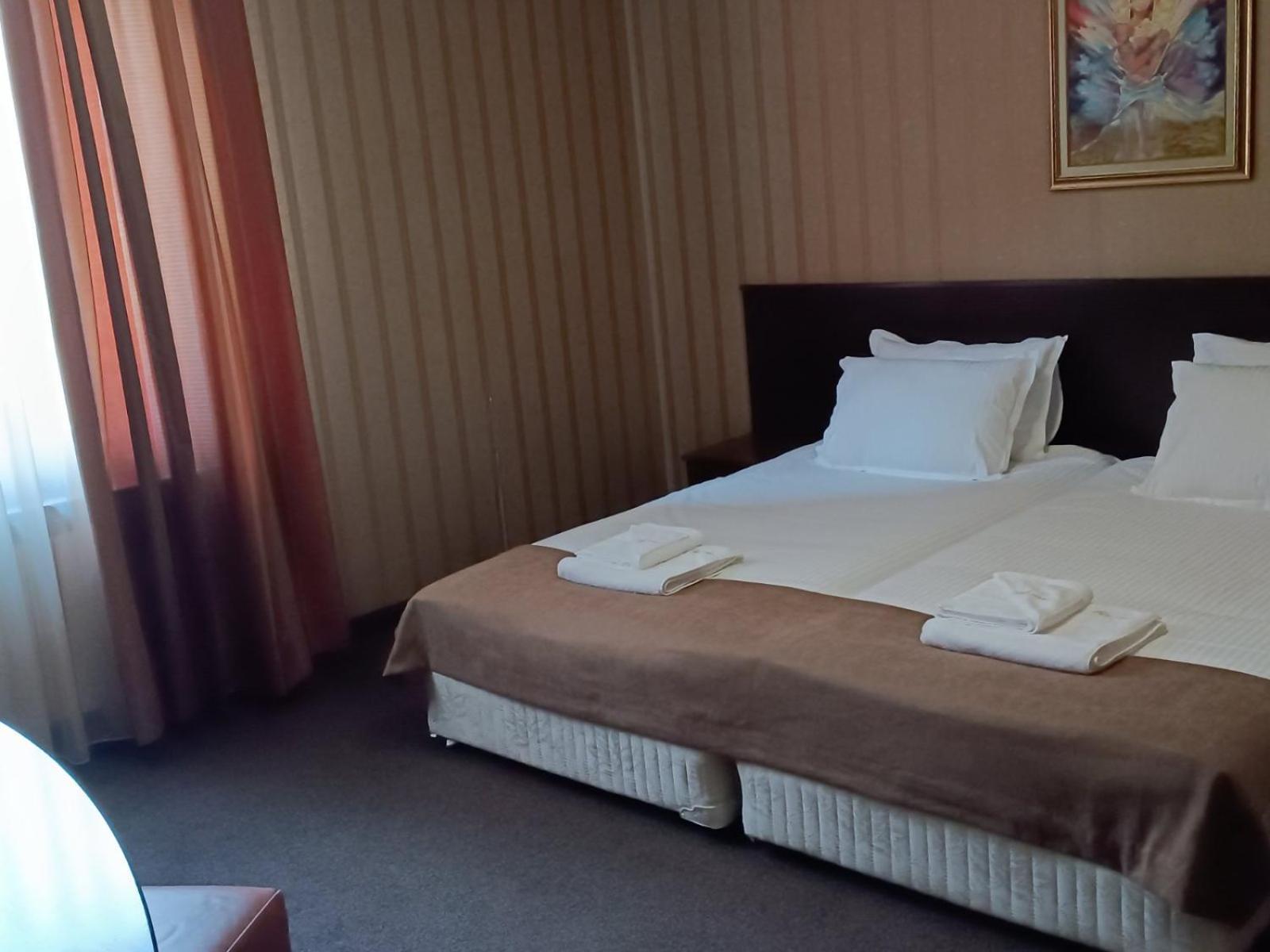 Hotel-Restaurant Almond Карлово Екстер'єр фото